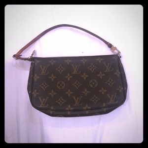 Louis Vuitton pochette