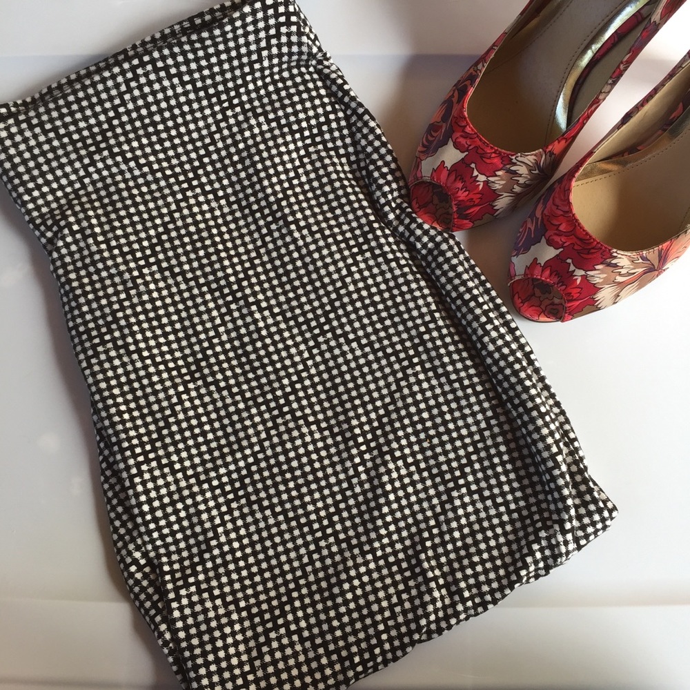 {Old Navy} FIRM💲Black & White Pencil Skirt, NWT