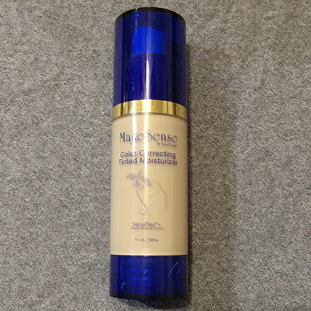 Light Color Correcting Tinted Moisturizer