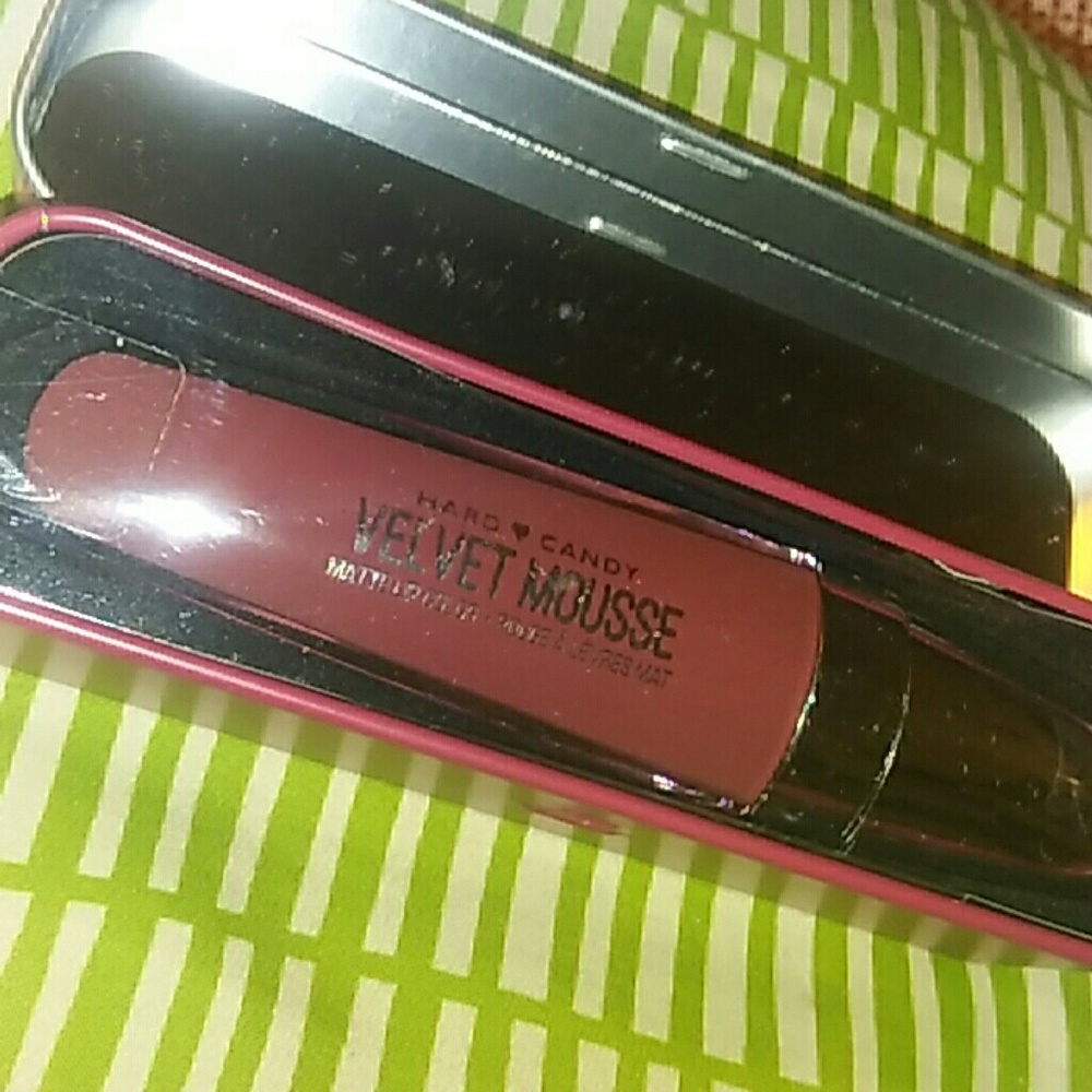 Lipstick - Picture 2 of 3