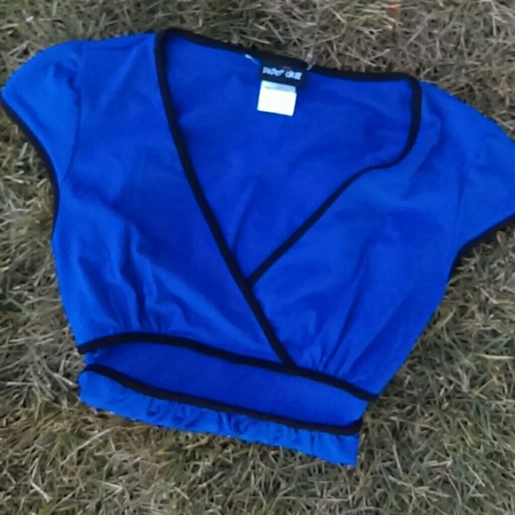 Paper Dolls Blue and black cap sleeve top - Picture 4 of 4