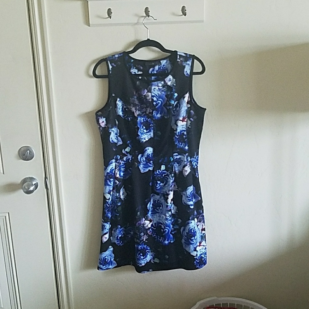 EUC Kohls floral dress