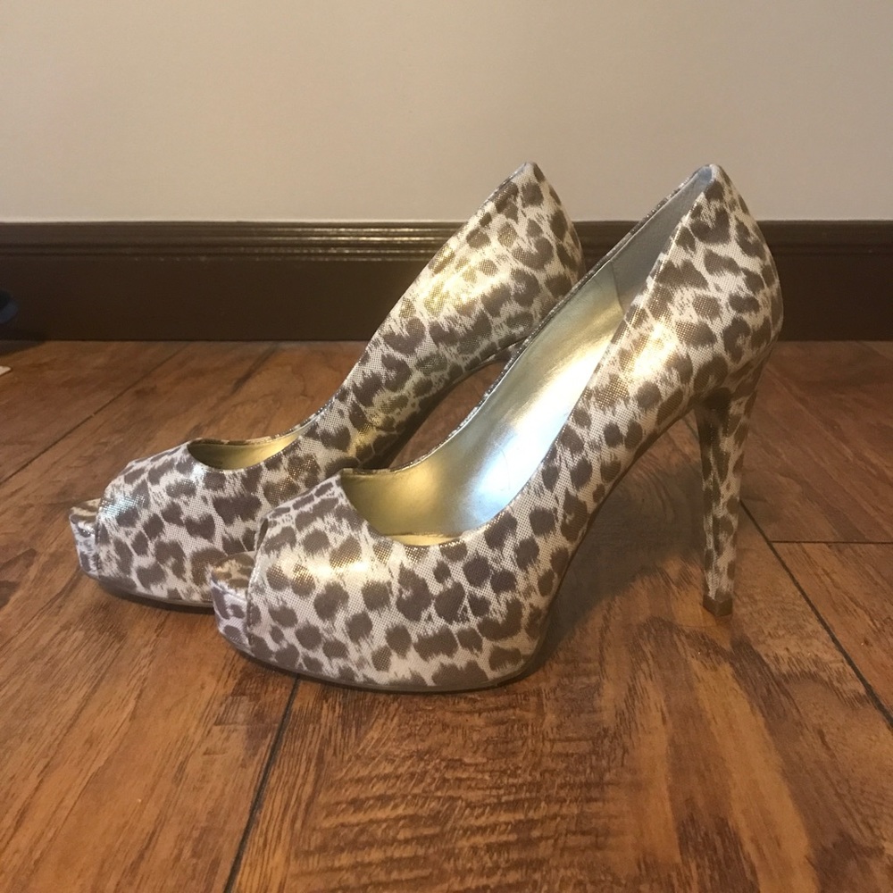 Guess gold and beige leopard high heels
