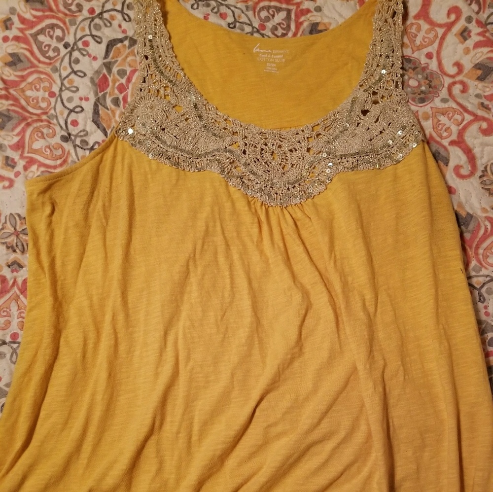 Sleeveless shirt