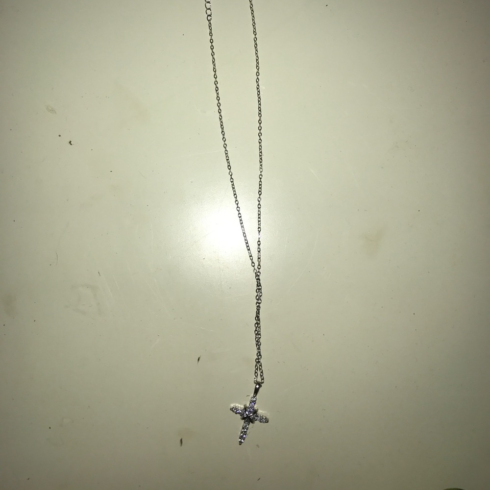 Diamond cross necklace - Picture 2 of 2
