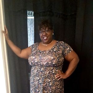 Meet your Posher, Sharon