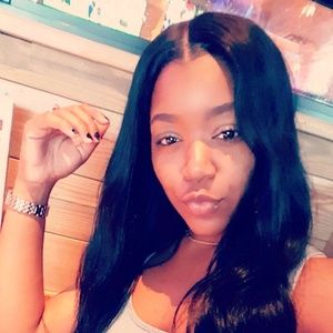 Meet your Posher, Timara