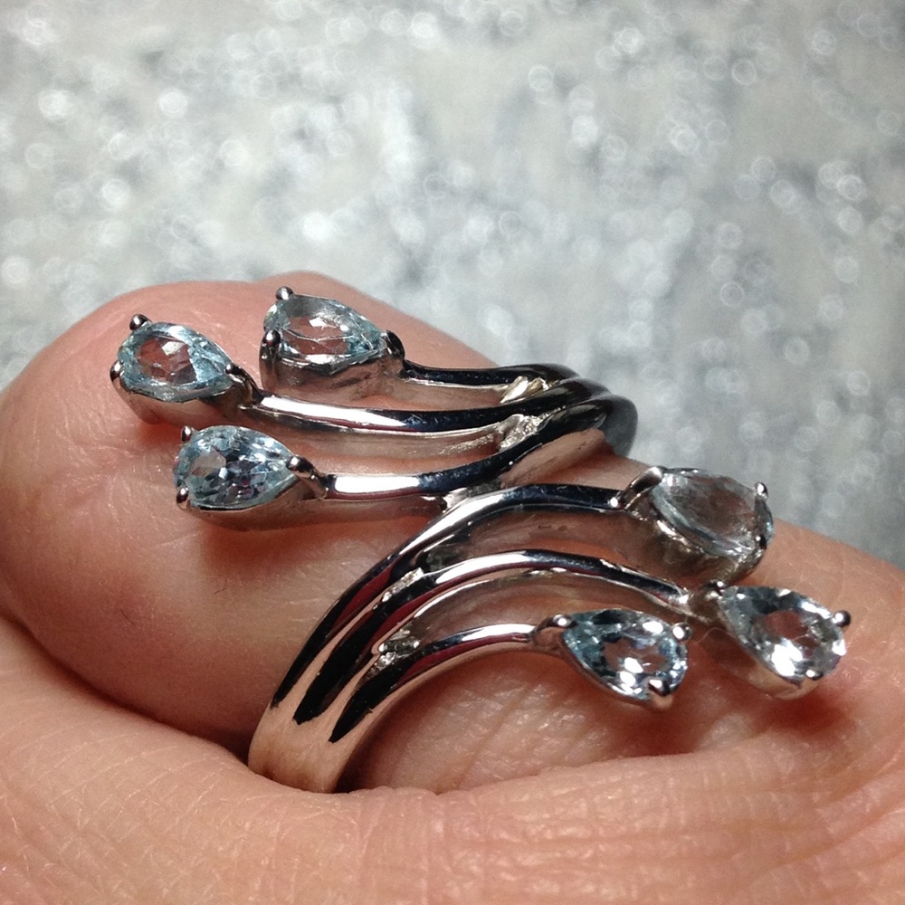 🍒Nwt! 1.60 ct Blue Topaz Tri- bypass .925 Ring 7