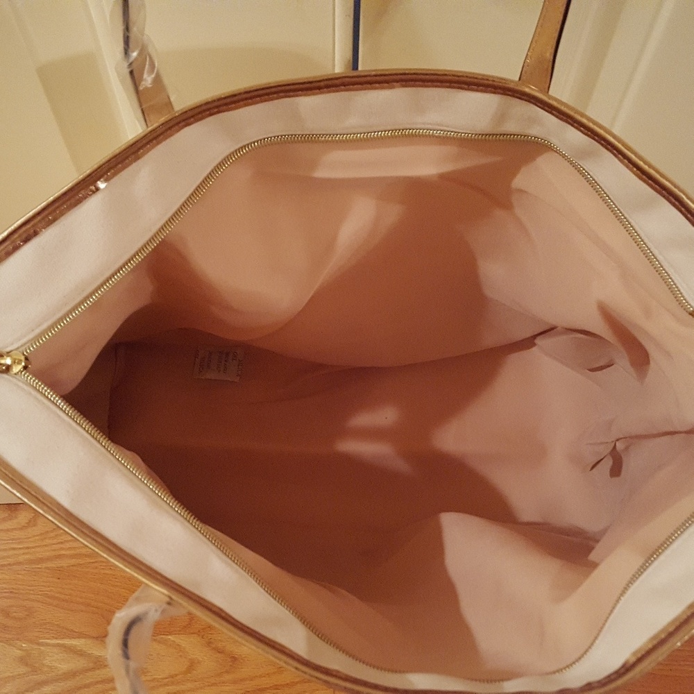 VICTORIA'S SECRET TOTE - Picture 2 of 6