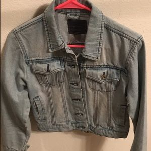 Long sleeved cropped jean jacket