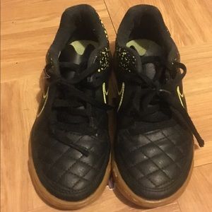 Nike soccer toe tappers