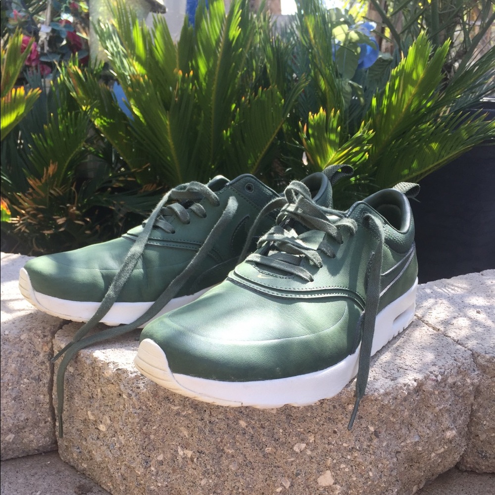 CARBON GREEN Nike Air Max Thea Premium