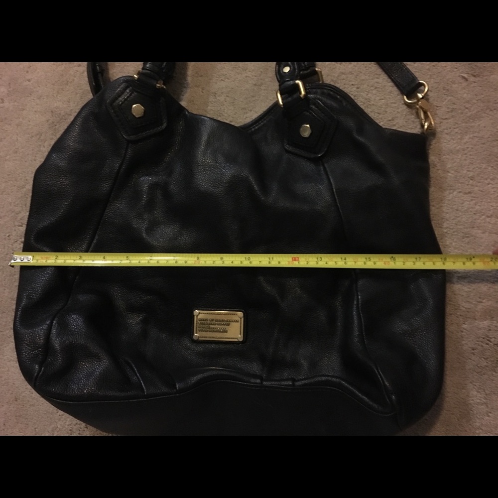 Extra measurement photos of Marc Jacobs Classic Q