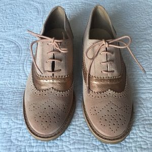 Maiden Lane size 9 blush/metallic oxfords