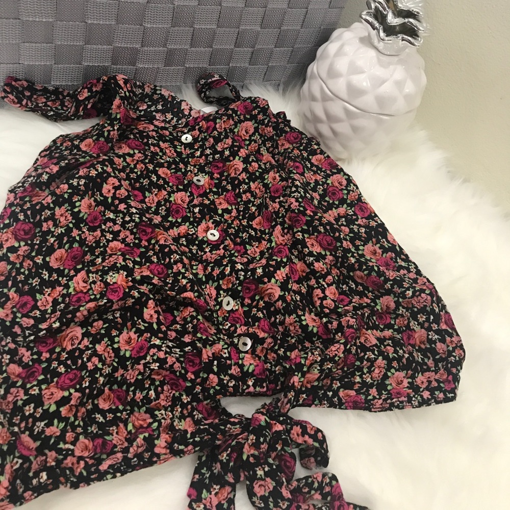 Floral crop top with bow bottom