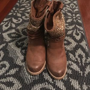 Comfy brown studded boots