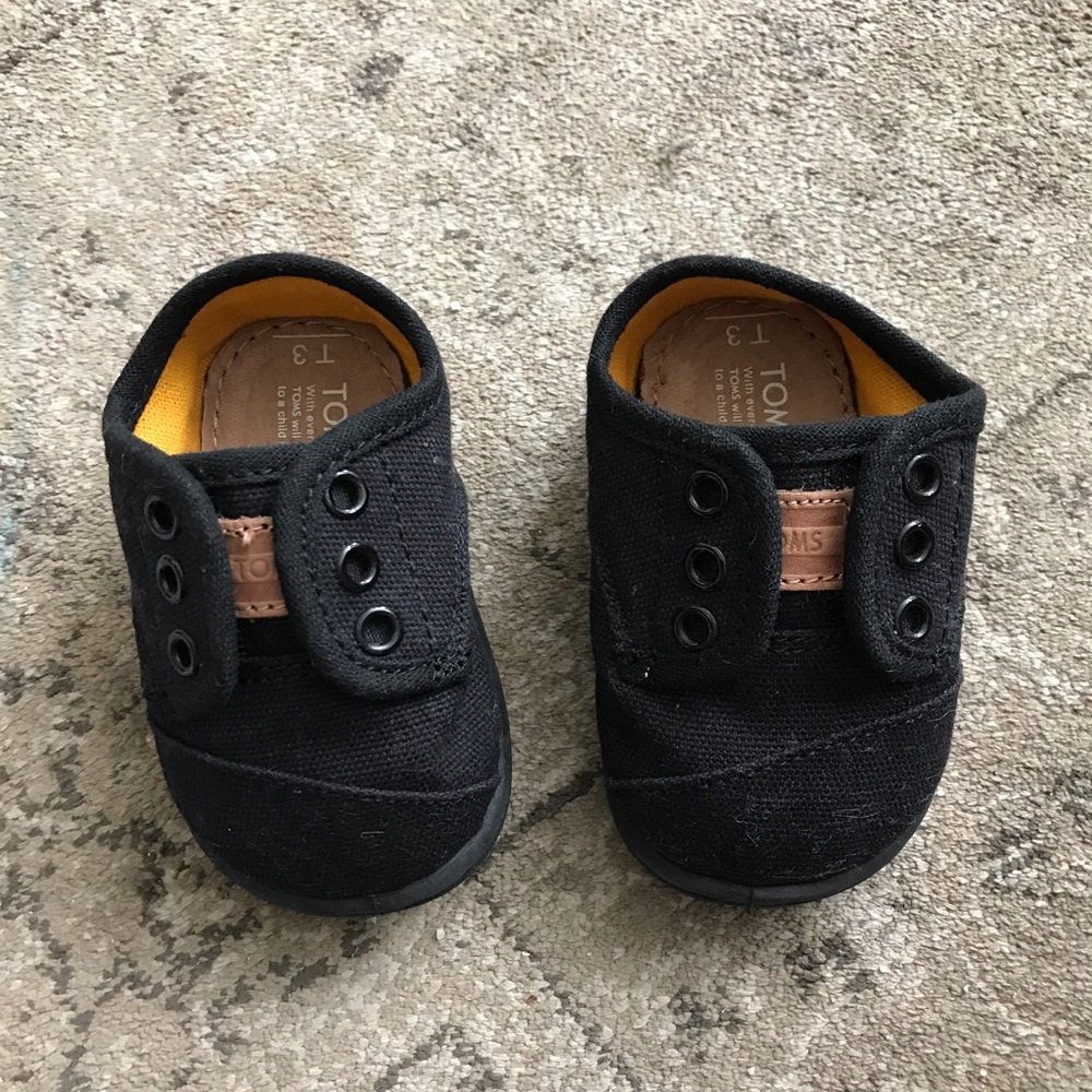 Tiny Toes TOMS Black No Lace Sneakers