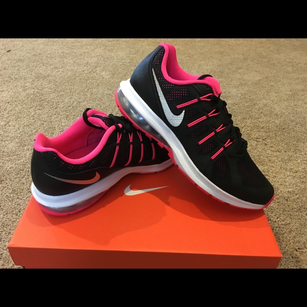 ❌SOLD❌ Nike shoes 7Y Womens 8.5