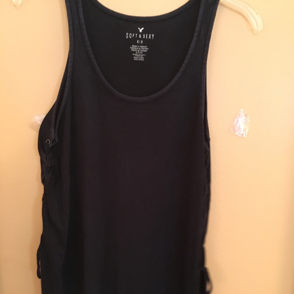American Eagle Ribbed Navy tank top. Side knotted