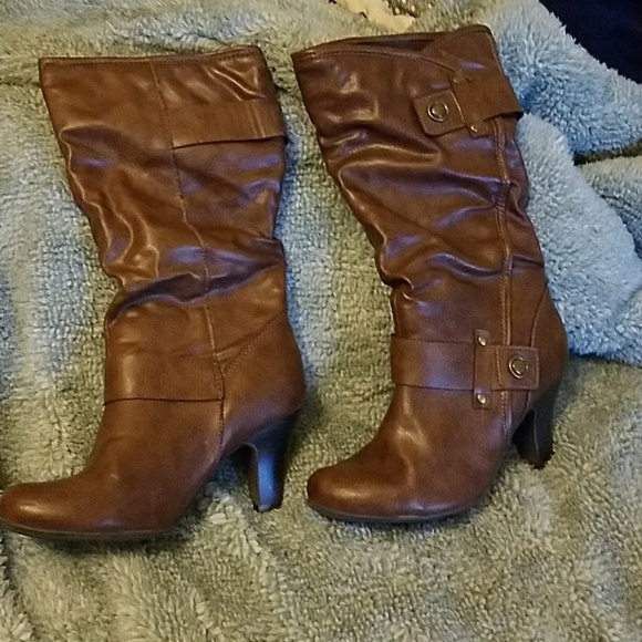 Brown Boots - Picture 1 of 3