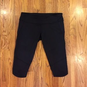 Lululemon black run crop
