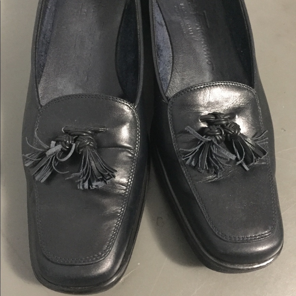 Salvatore Ferragamo women's penny loafers - Picture 6 of 8
