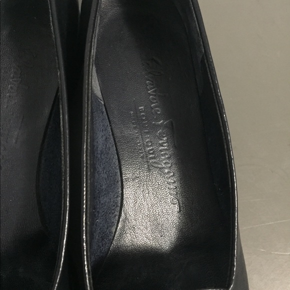 Salvatore Ferragamo women's penny loafers - Picture 2 of 8