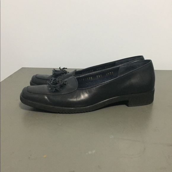 Salvatore Ferragamo women's penny loafers - Picture 3 of 8