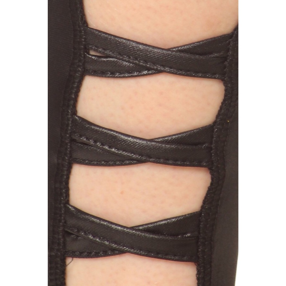 Black Faux Leather Criss Cross Leggings Shiny 🖤 - Picture 5 of 5