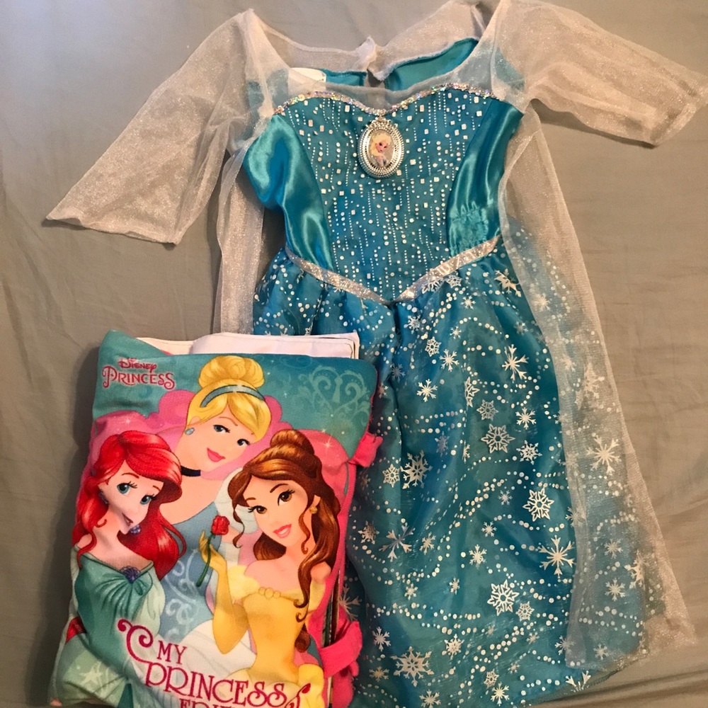 Singing Frozen Elsa Dress 4-6x With Sheer Cape