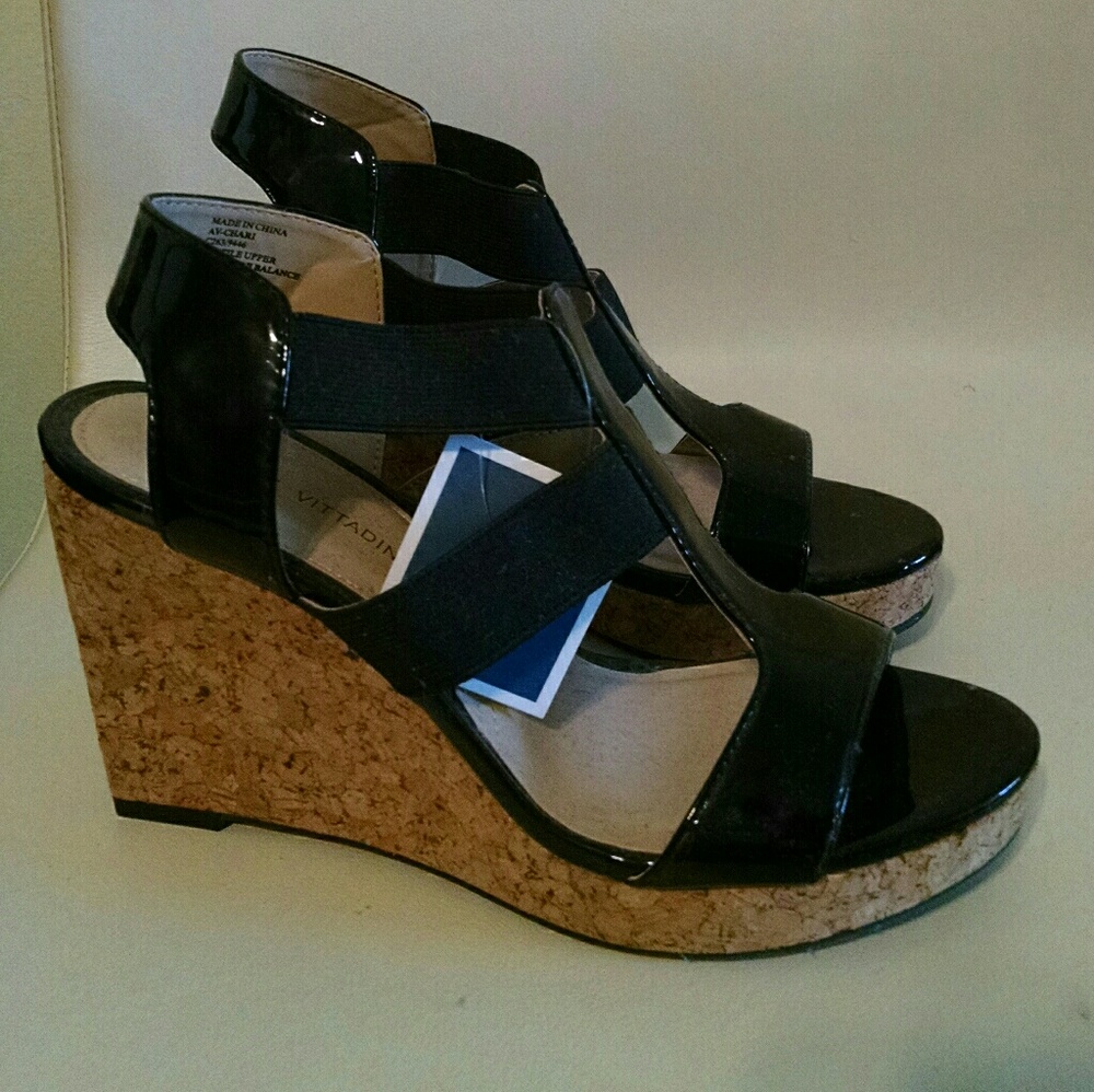 Women's black wedge shoes. Size 8.5