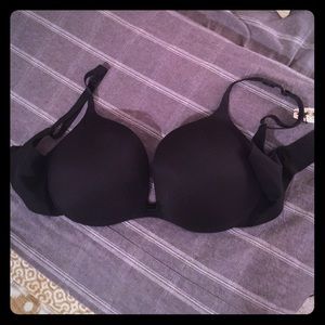 NWT BLACK Victoria’s Secret 34DD bra-NEW! PERFECT!