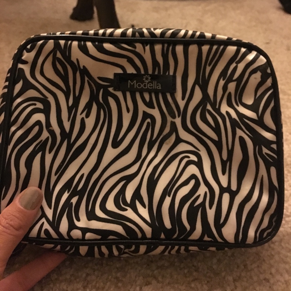Modella travel set! - Picture 7 of 8