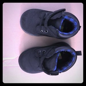 ⭐️Healthtex, NWOT, baby/toddler boots, size 5