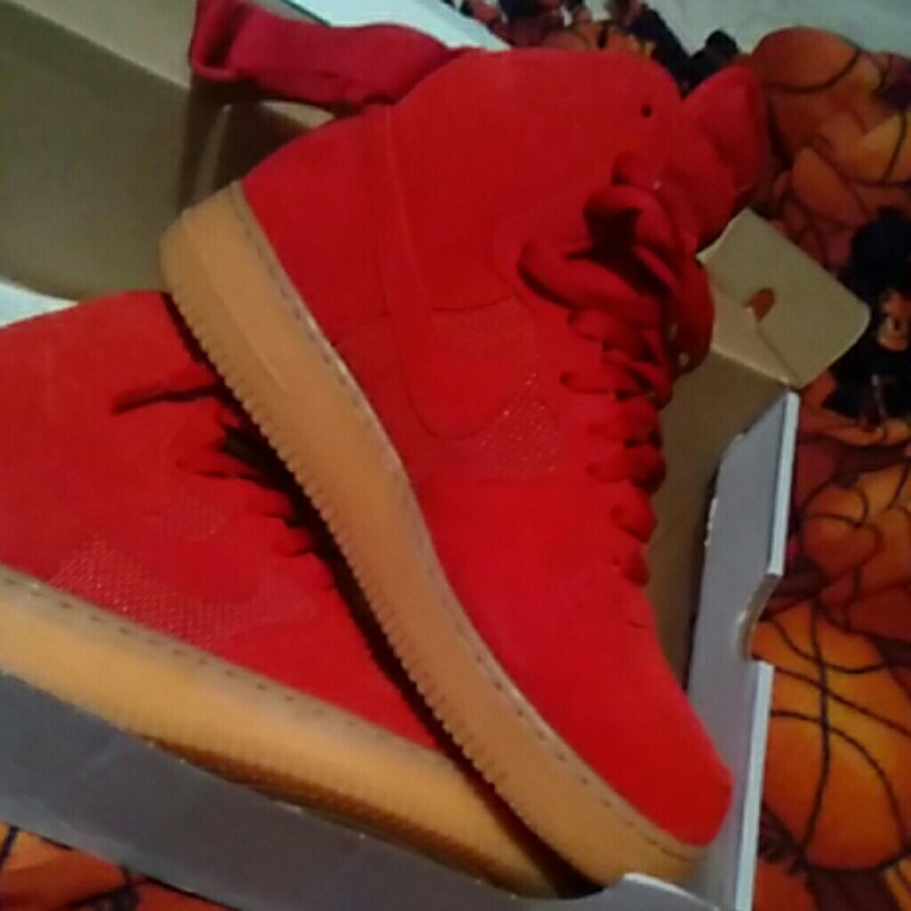 Af1 - Picture 2 of 3