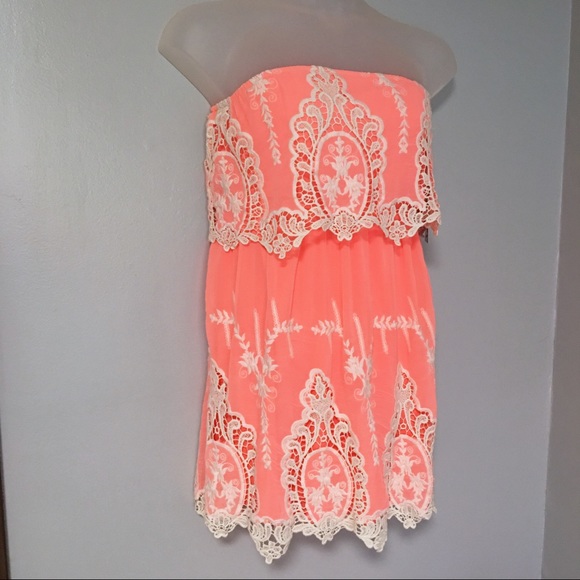 ❌SOLD❌ € NWT Strapless Crochet Lace Dress G8 - Picture 6 of 8