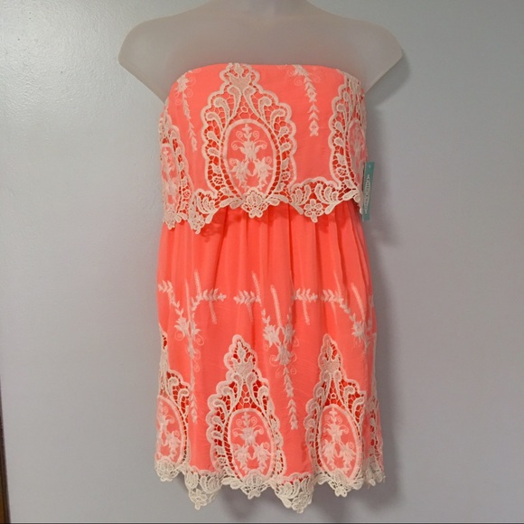 ❌SOLD❌ € NWT Strapless Crochet Lace Dress G8 - Picture 7 of 8