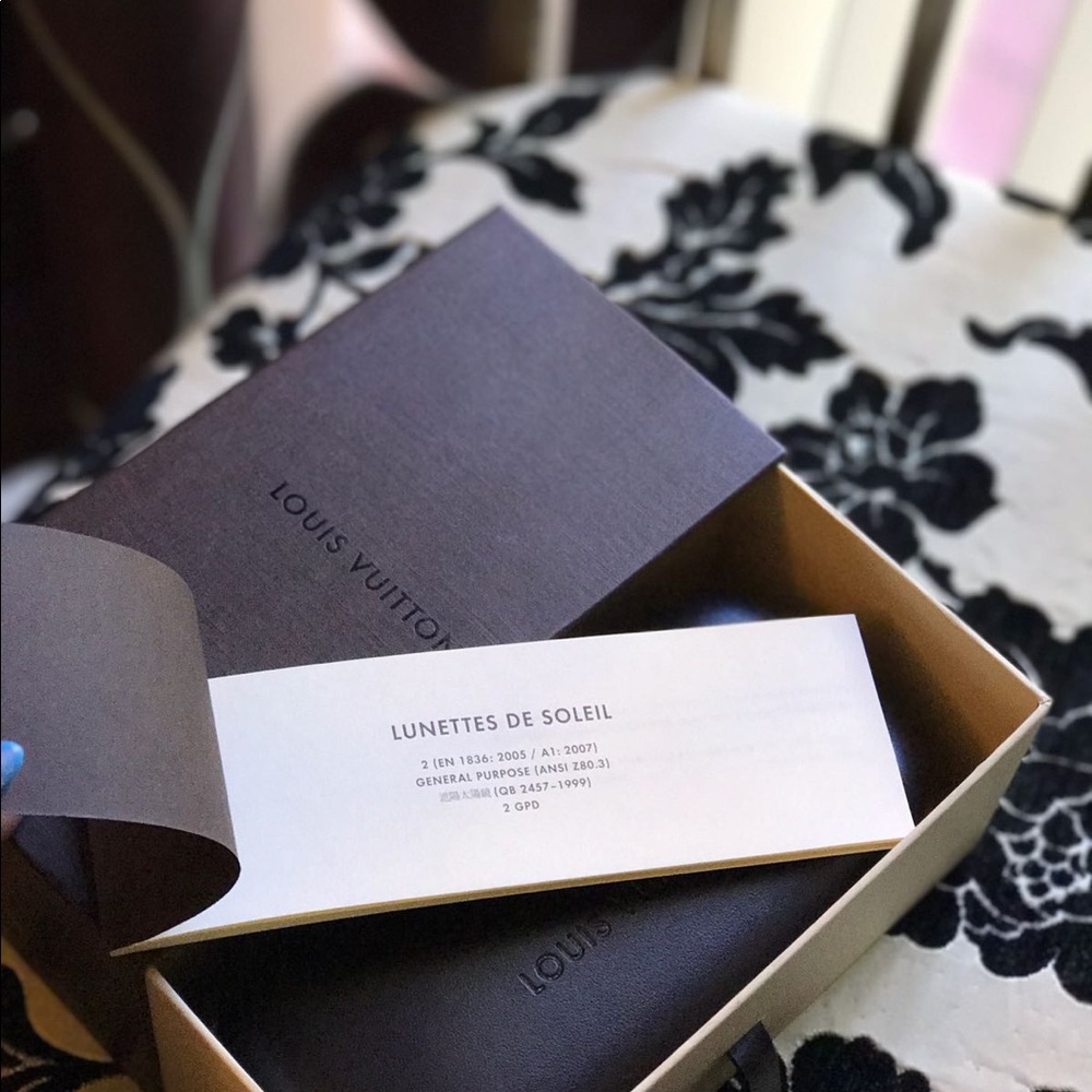 Louis Vuitton Vintage Sunglasses - Picture 7 of 8