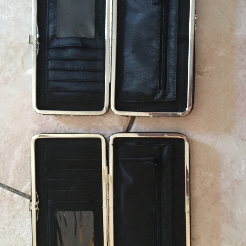 2 flat wallets. - Picture 2 of 4