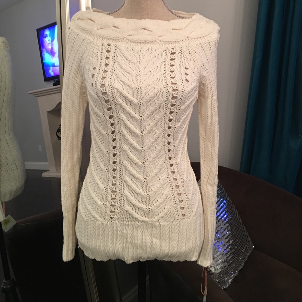 Intuitions cable knit sweater.  M