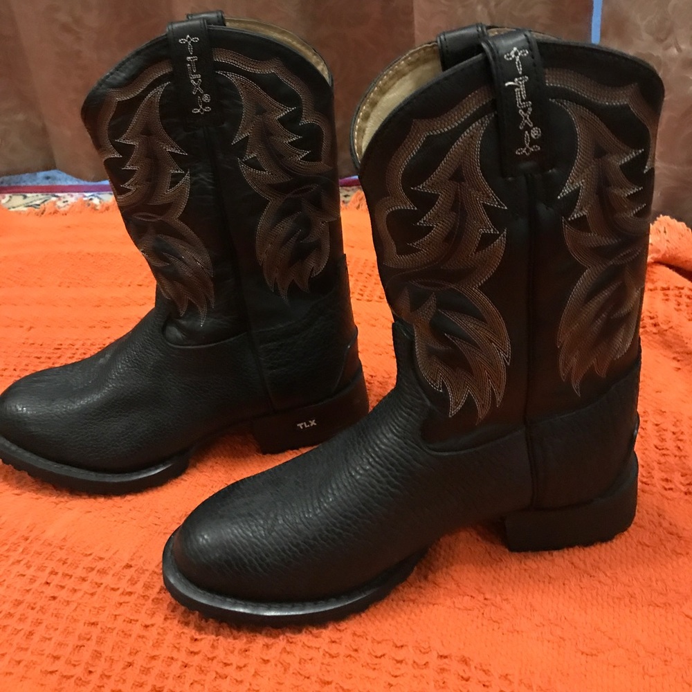 Tony Lama cowboy boots...worn once ❤️