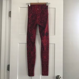 Snake print lululemon wunder under