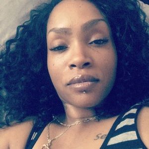 Meet your Posher, Ebony