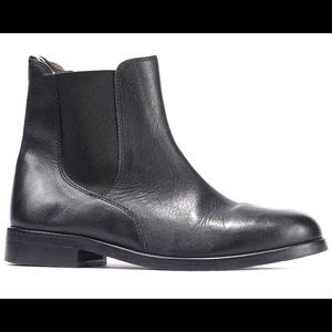 Classic Chelsea boots, size 10