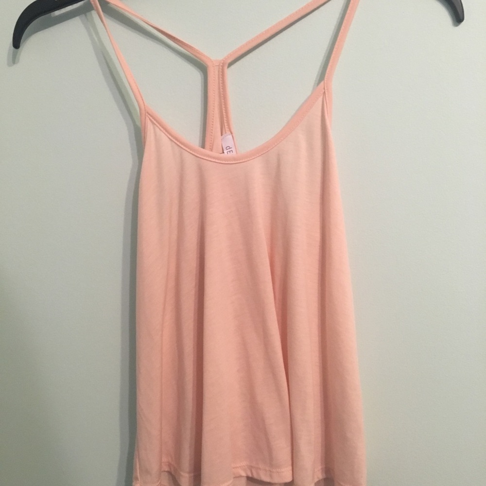Cute peach top!