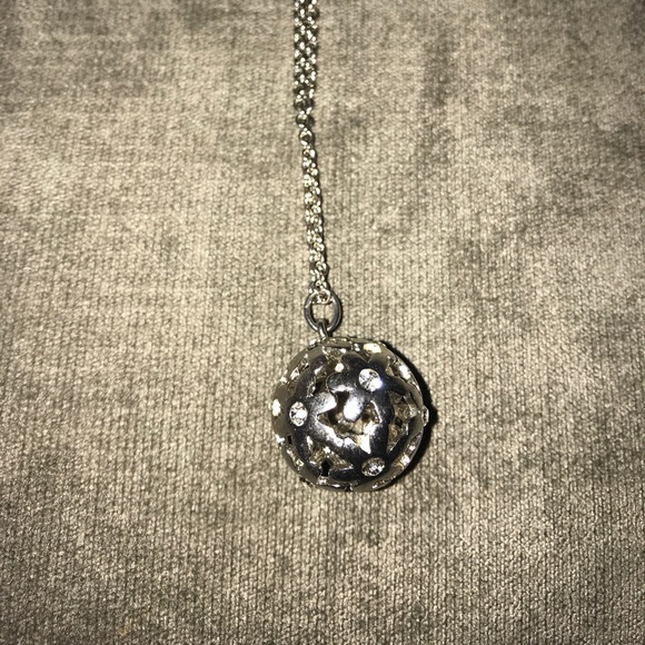 Guess necklace - Picture 3 of 5