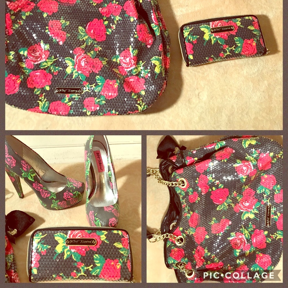 Betsey Johnson Shoes Size 6
