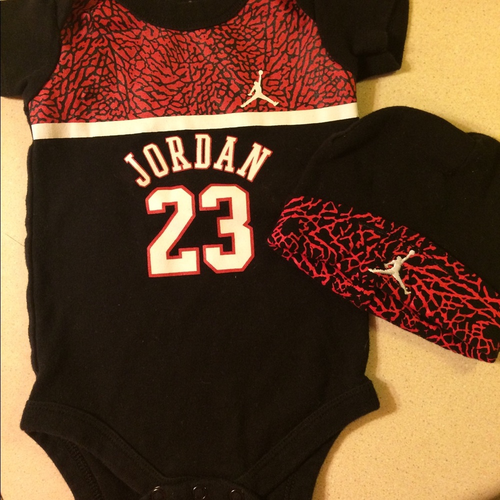 Jordan 2pc Set Size 0-6M - Picture 4 of 5
