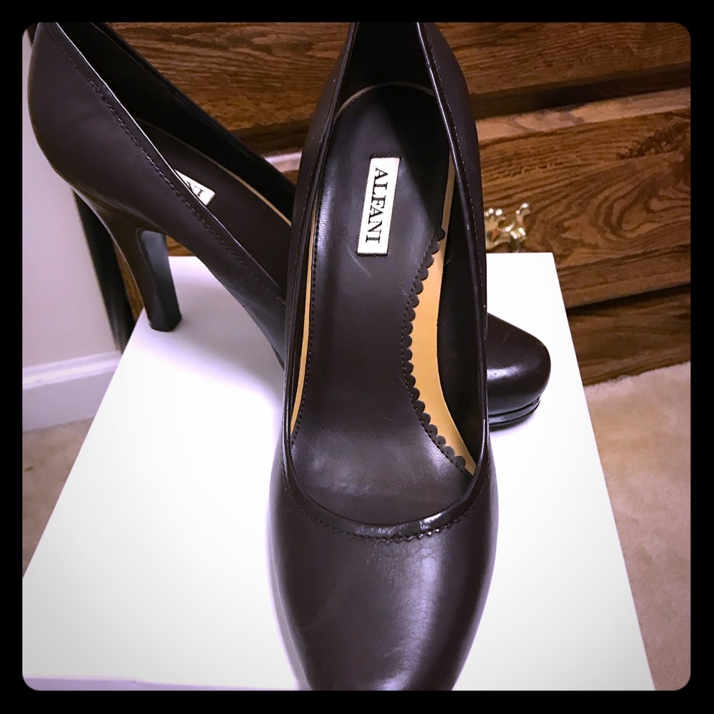 Brown pumps( great heel for work)