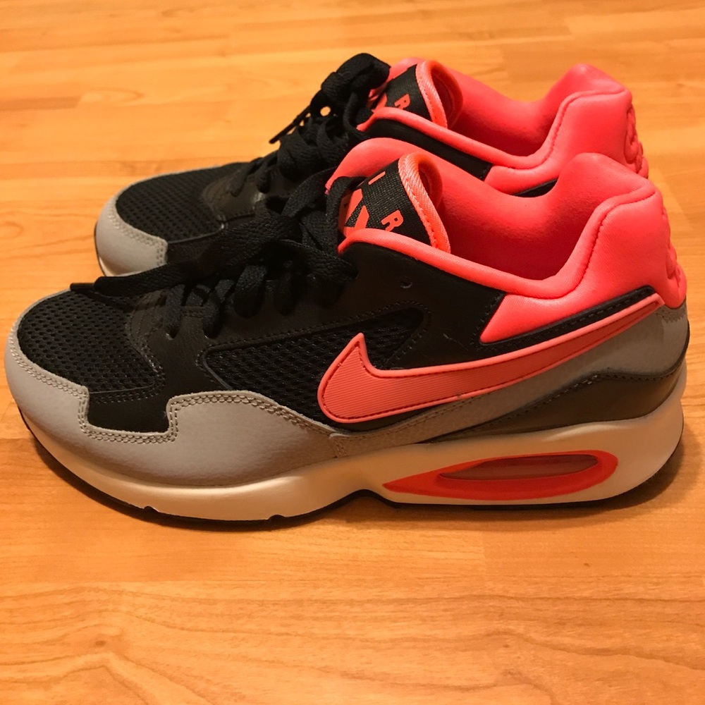 NWOT Nike air max sneakers